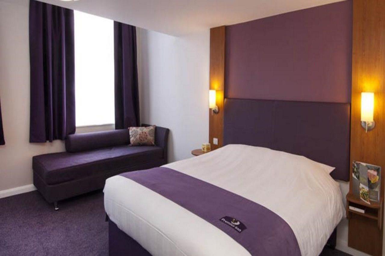 Premier Inn Falkirk Central Camelon Esterno foto