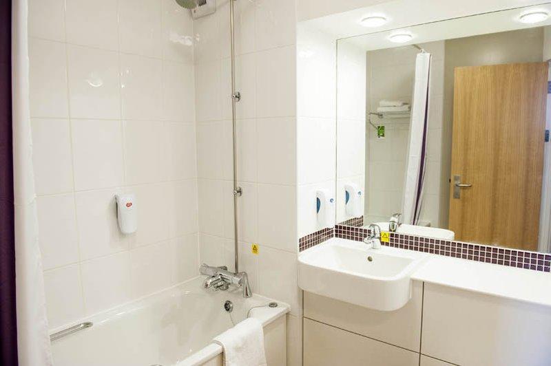 Premier Inn Falkirk Central Camelon Esterno foto